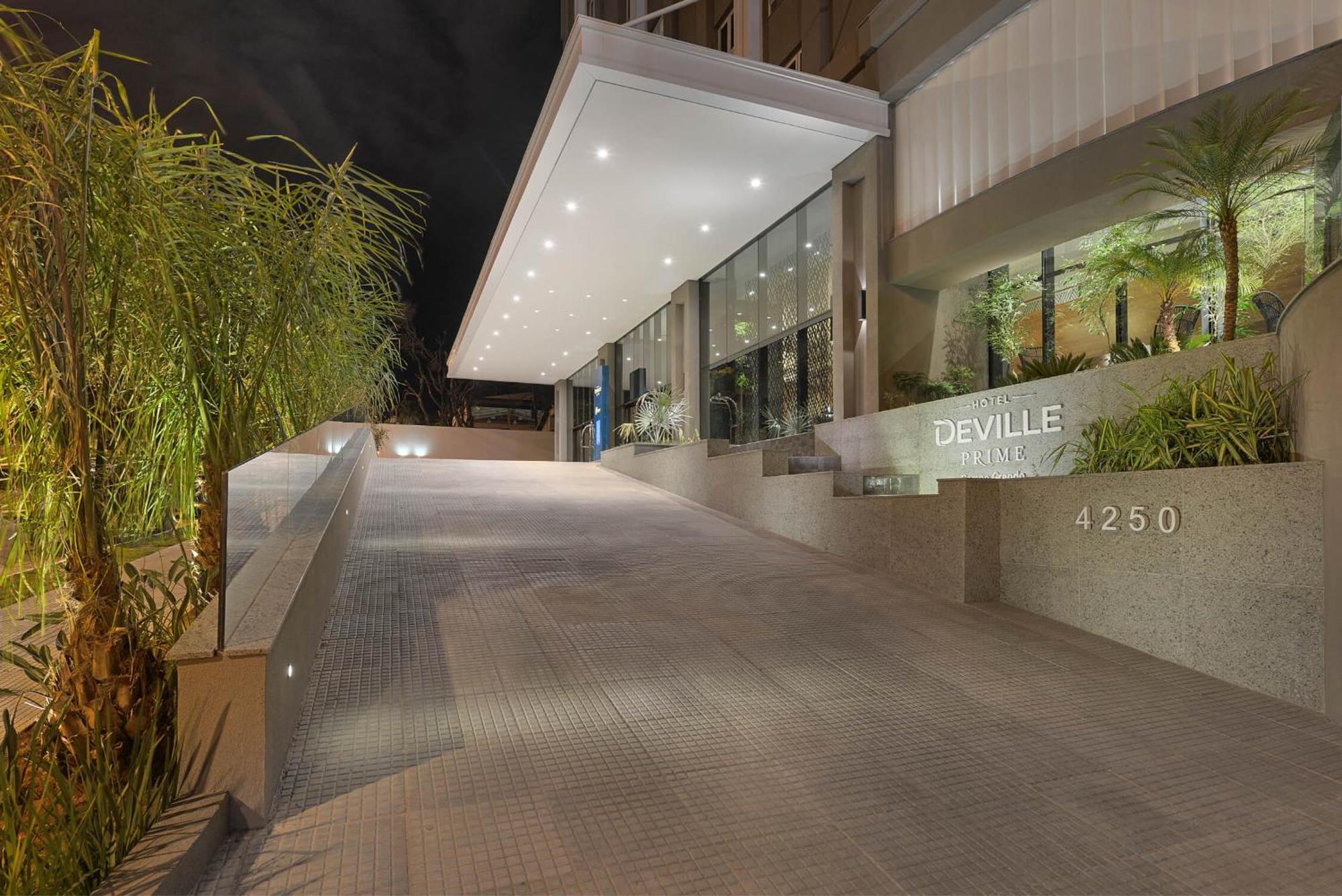 Deville Prime Campo Grande Campo Grande  Exterior foto The entrance of the building